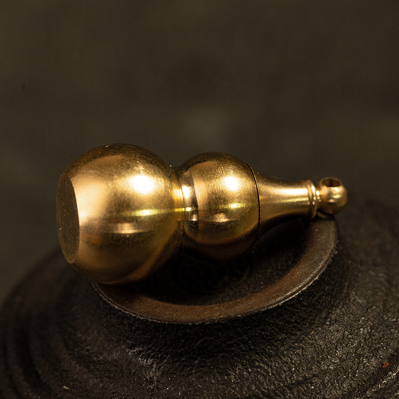 Mặt móc khóa bằng kim loại hình quả bầu sáng tạo