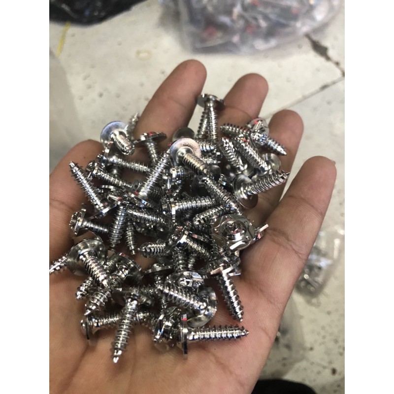 Ốc 5 li xoắn salaya găn áo yamaha. hoặc gắn bô e xe honda  vario- ab