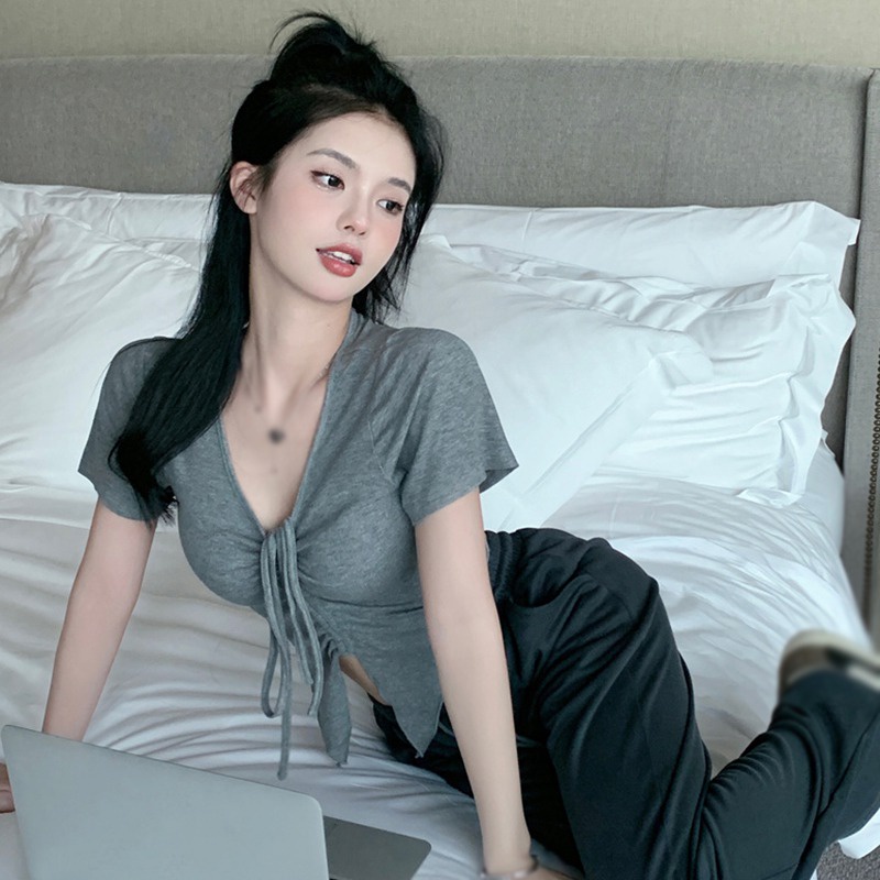 Áo Thun Crop Top Tay Ngắn Cổ Chữ V Màu Sắc Đơn Giản Phối Dây Rút Phong Cách Hàn Quốc Cho Nữ
