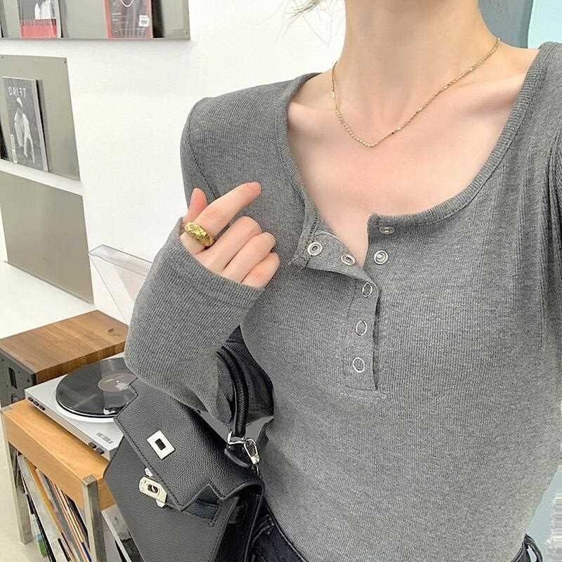 Áo thun tay dài cổ chữ V phong cách thu đông thịnh hành
