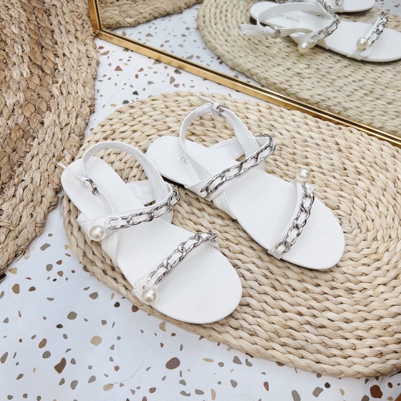 Sandal nữ bệt hai quai xích ngọc Nguyên hộp hãng cao cấp