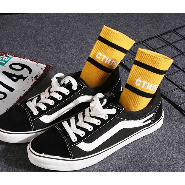 Vớ chữ CTNB cao cổ phong cách thể thao, năng động.