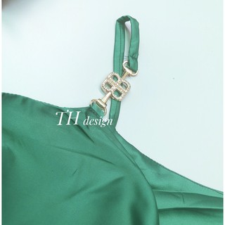 áo lụa cổ đổ lệch vai xích