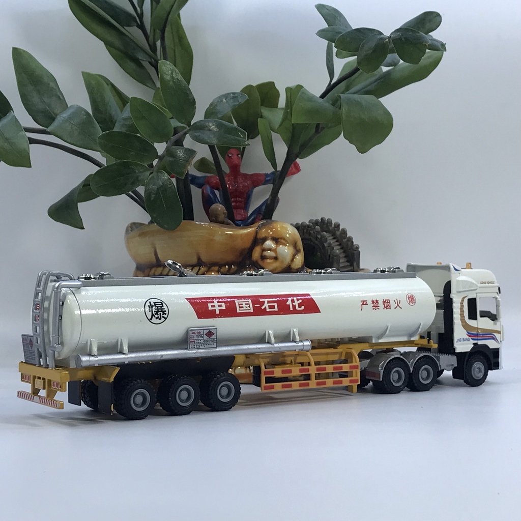 Mô hình xe đầu kéo xi téc bồn chở xăng dầu tỷ lệ 1:50 bằng kim loại
