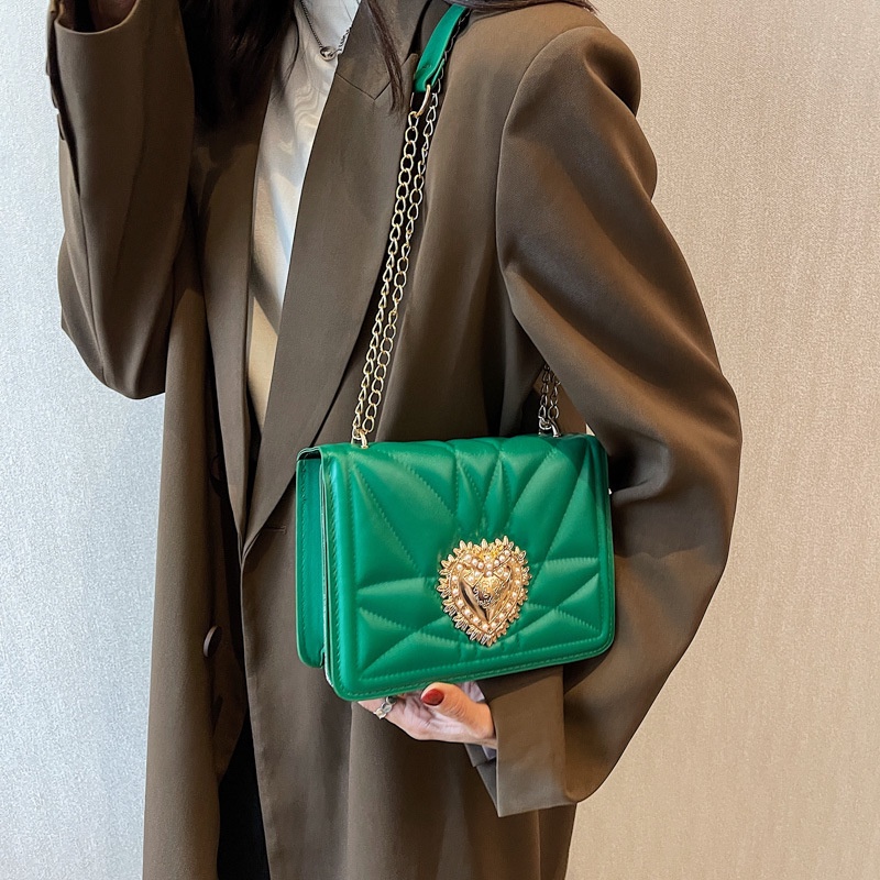 Túi Đeo Chéo Dây Xích Hình Vuông Nhỏ Họa Tiết Trái Tim Thời Trang Mới 2022 Cho Nữ