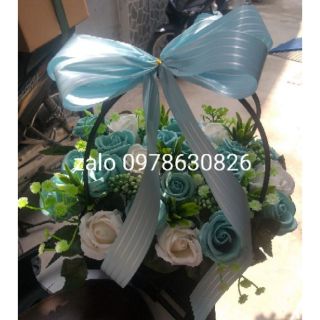 Giỏ hoa sáp thơm & cỏ điểm y như hình. Ib chọn màu.