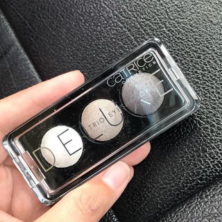 Phấn mắt Catrice Deluxe Trio Eyeshadow
