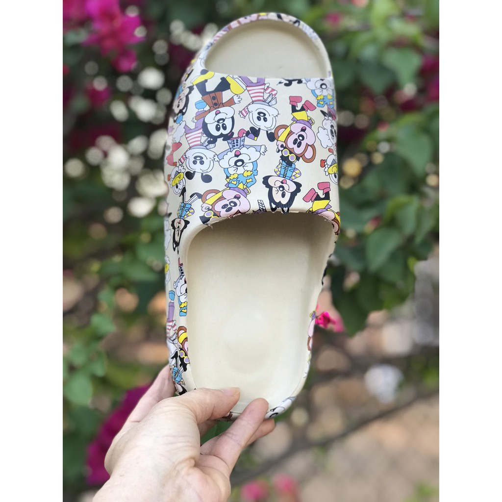 DÉP BÁNH MÌ MONKEYS AND DOGS