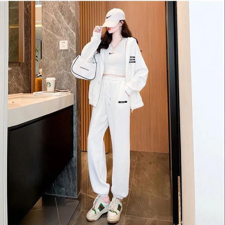 Set quần áo thể thao thời trang năng động cho nữ