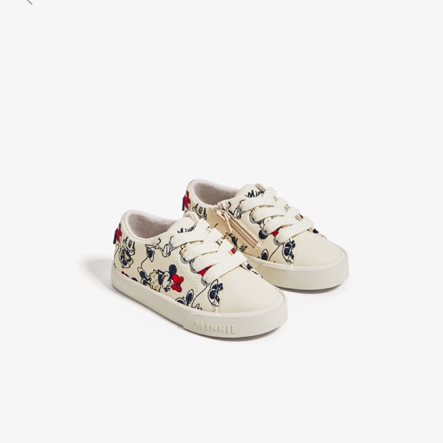 Giày Sneaker