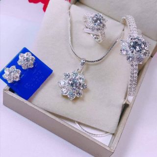 Bộ trang sức bạc ý xi kim cực sang