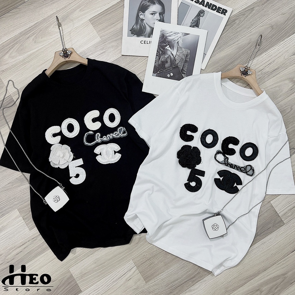 Áo Phông Chanel Coco Kèm Túi Giả Hộp Phấn Có Gương Soi 2 Màu Đen Trắng Hình Nổi Nét Căng