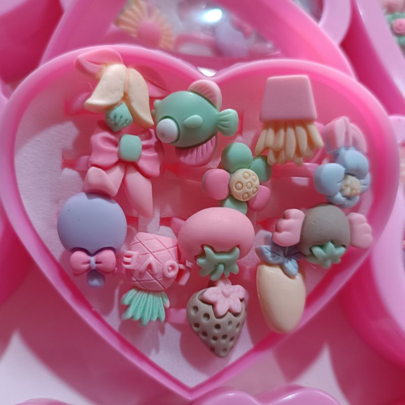 Khay 12 hộp nhẫn nhựa cute cho bé