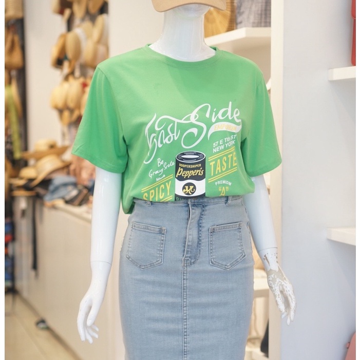Áo thun nữ chất cotton  in hình lon SPICY màu xanh lá thời trang