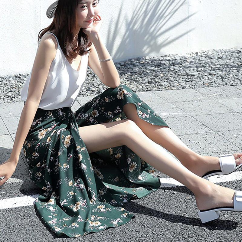 Chân váy chất Chiffon hoạ tiết hoa thiết kế xẻ quyến rũ | BigBuy360 - bigbuy360.vn