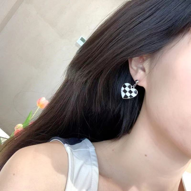[Hàng mới về] Dây chuyền/ Bông tai mặt hình trái tim sành điệu