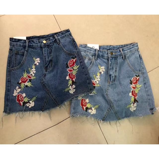 Chân váy jean thêu hoa nổi có lót quần hàng cao cấp | BigBuy360 - bigbuy360.vn