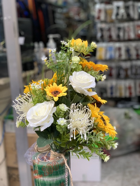 Hoa cầm tay cô dâu  2020 hoa hướng dương điểm hoa Hồng GiangPKC