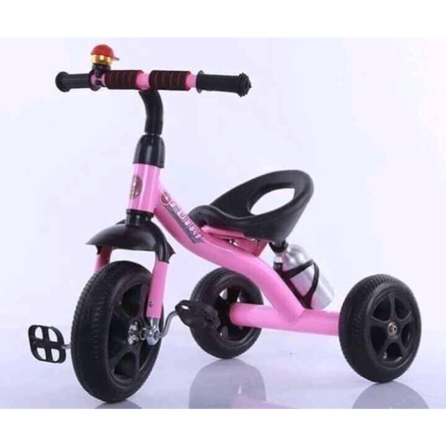 xe 3 bánh có bình nước cho bé