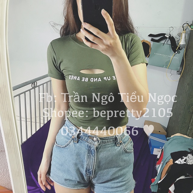 Áo croptop tay ngắn khoét ngực | BigBuy360 - bigbuy360.vn