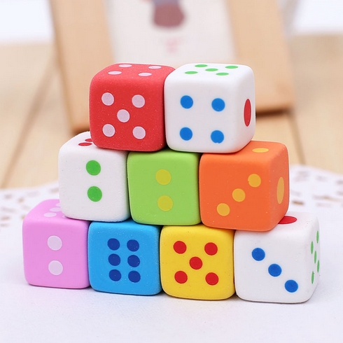 1 cục tẩy hình xúc xắc 3D màu sắc ngọt ngào