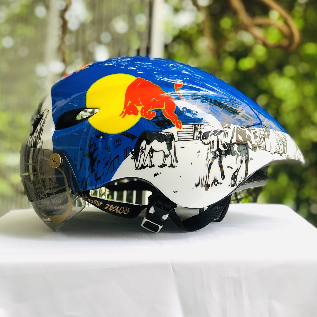 Mũ bảo hiểm xe đạp Royal MD16 tem Redbull, nón xe đạp đuôi nhọn có kính