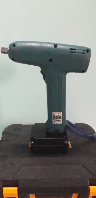 Máy bắn bulong Makita