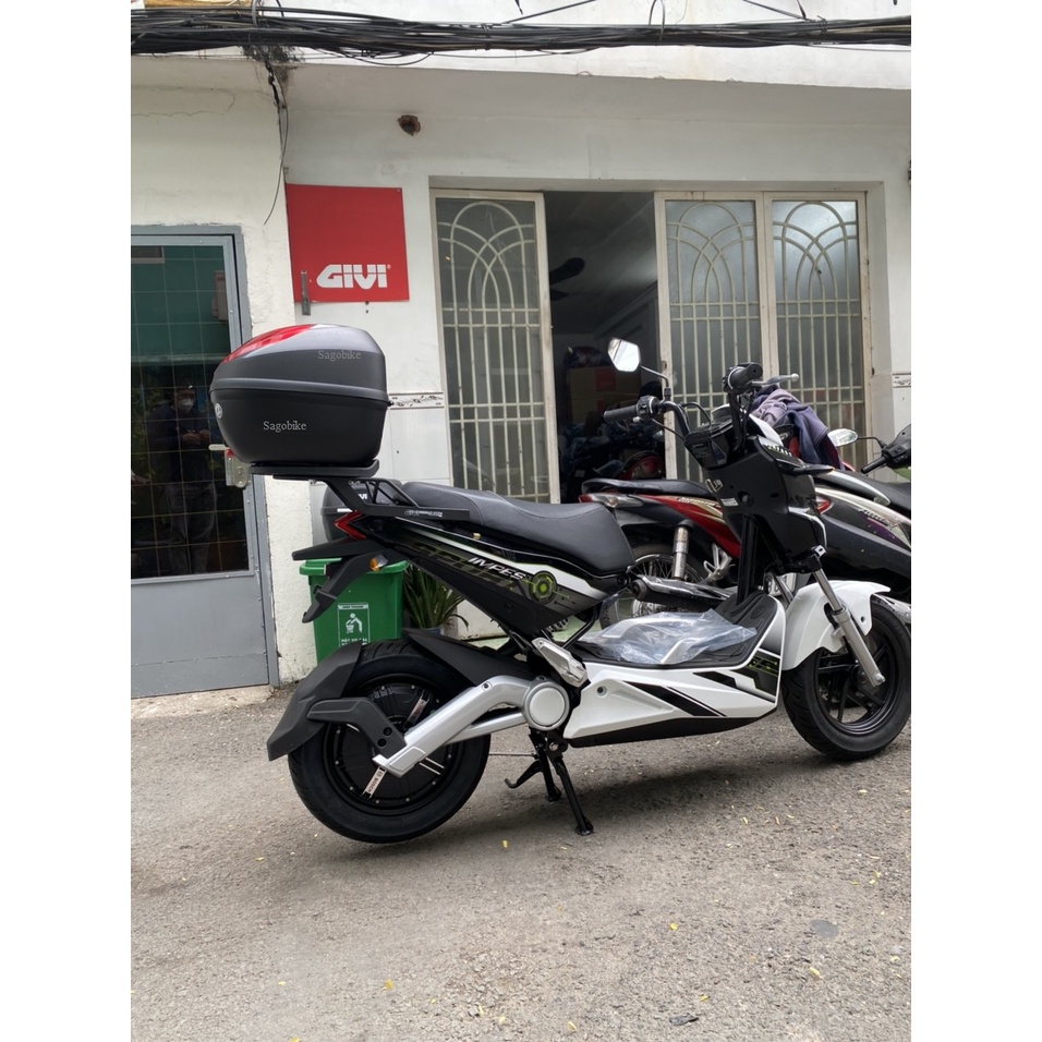 Thùng xe máy điện Vinfast Impes, thùng Givi E250N và baga Impes, hàng Givi chính hãng, bảo hành 2 năm