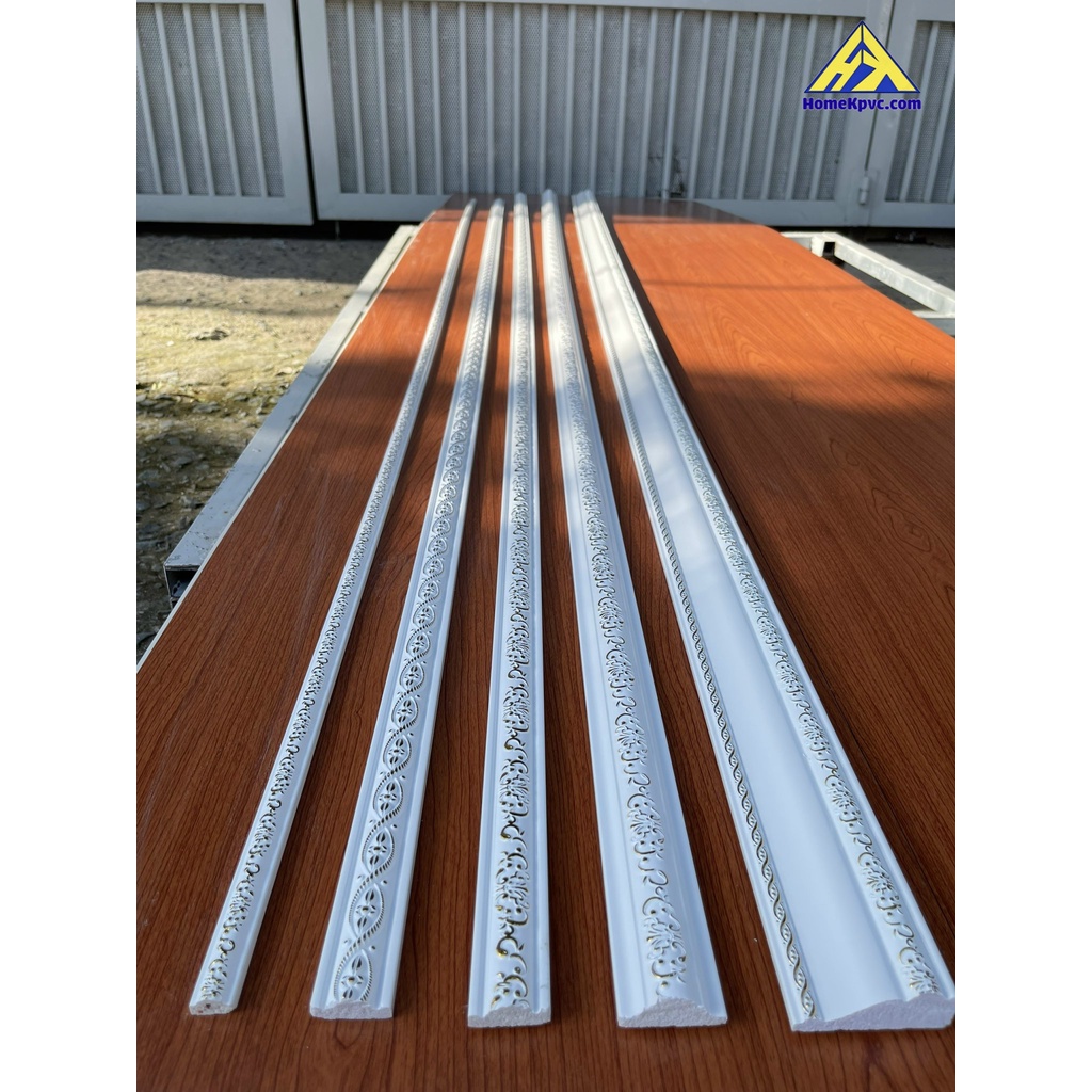 Phào Chỉ Trang Trí Tường Nhựa PS Bản 1,6cm Hoa Văn Nhũ Vàng