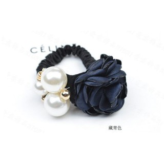 Cột tóc hoa hồng