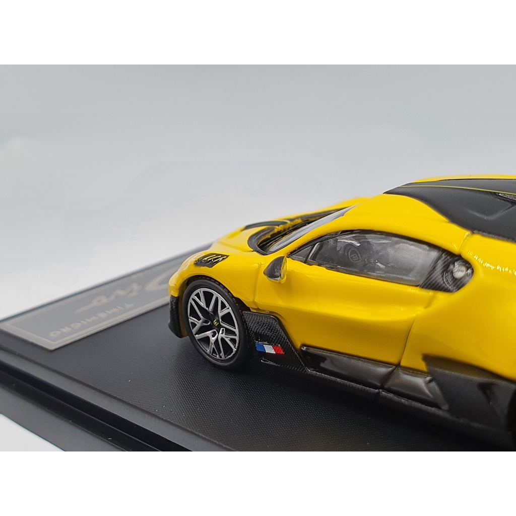 Xe Mô Hình Bugatti Divo 1:64 Bburago ( Vàng )