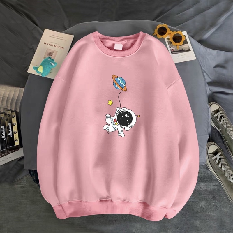 Áo sweater unisex nam nữ đều mặc được in Phi Hành Gia Đu Dây