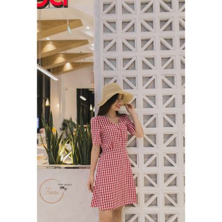 Váy kẻ đỏ vintage