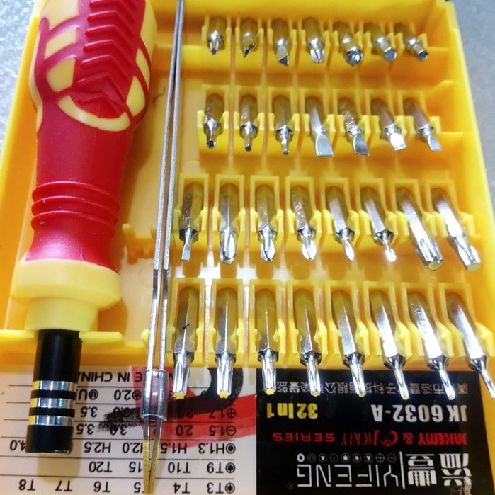 Bộ vít đa năng 32 in 1 Model: JK 6032 - A, Có cây nhíp