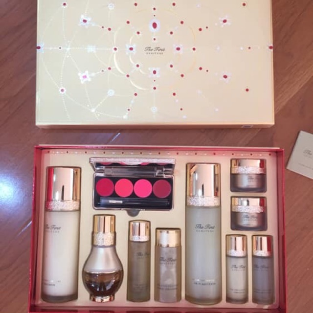 Set dưỡng da ohui the first tặng bảng son 4 màu