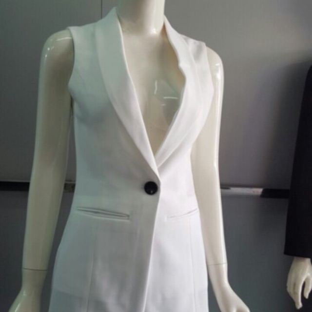 Áo vest fom dáng chuẩn, nhiều mầu, size : sml . Riêng mầu đen có thêm XL nữa.