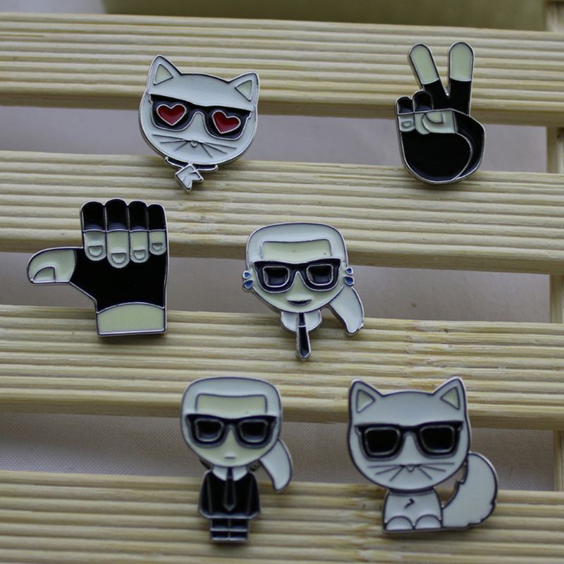 Cài Áo Hình Hoạt Hình Đáng Yêu Dành Cho Nam