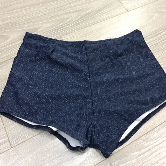 Quần bơi dáng đùi