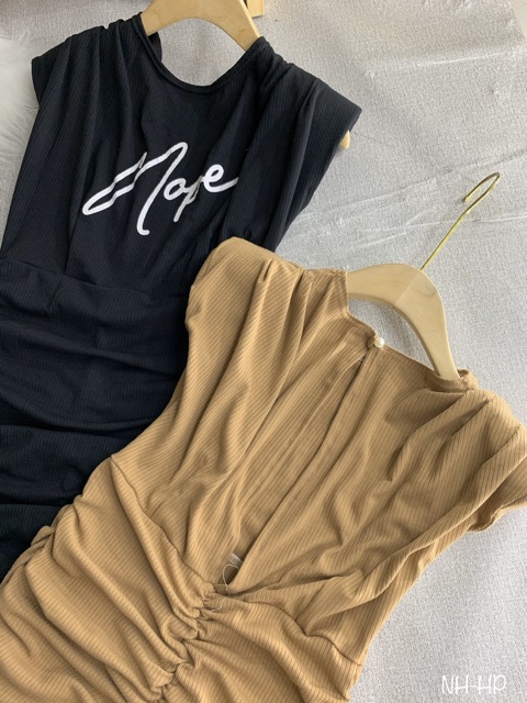 VÁY LEN HỞ LƯNG NHÚM EO MÔNG SIÊU SANG | BigBuy360 - bigbuy360.vn