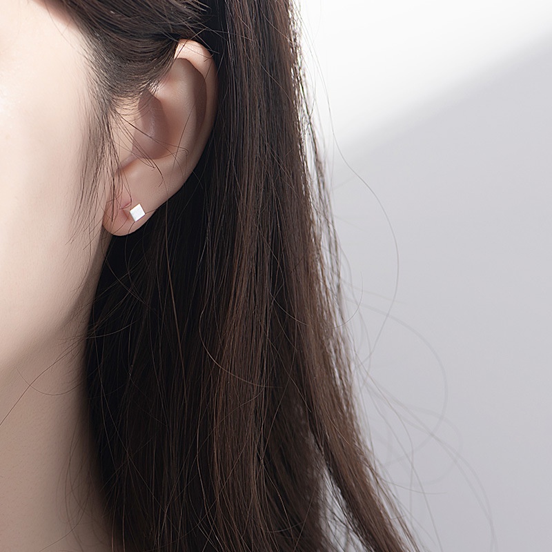 Khuyên Tai Hình Quả Tạ Vuông Mini Dễ Thương Phong Cách Nhật Bản