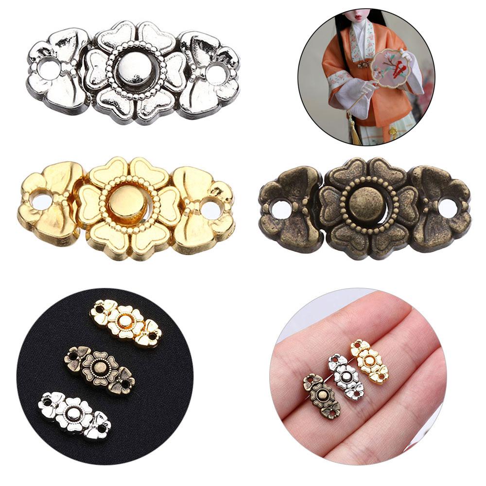 Bộ 10 Nút Áo Khoác Bằng Gỗ Dễ Thương Cho Búp Bê Tỉ Lệ 1 / 6