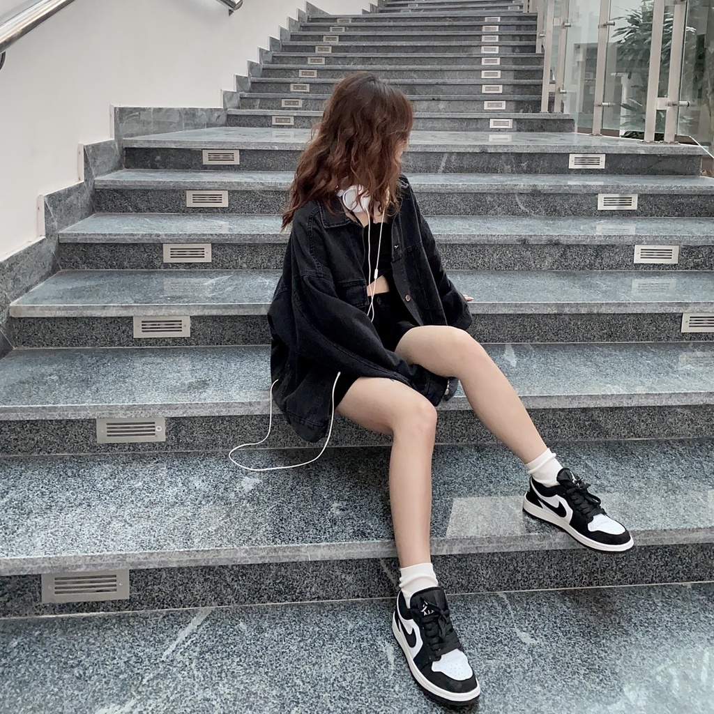 Áo khoác bò dáng dài rộng phong cách Hàn Quốc