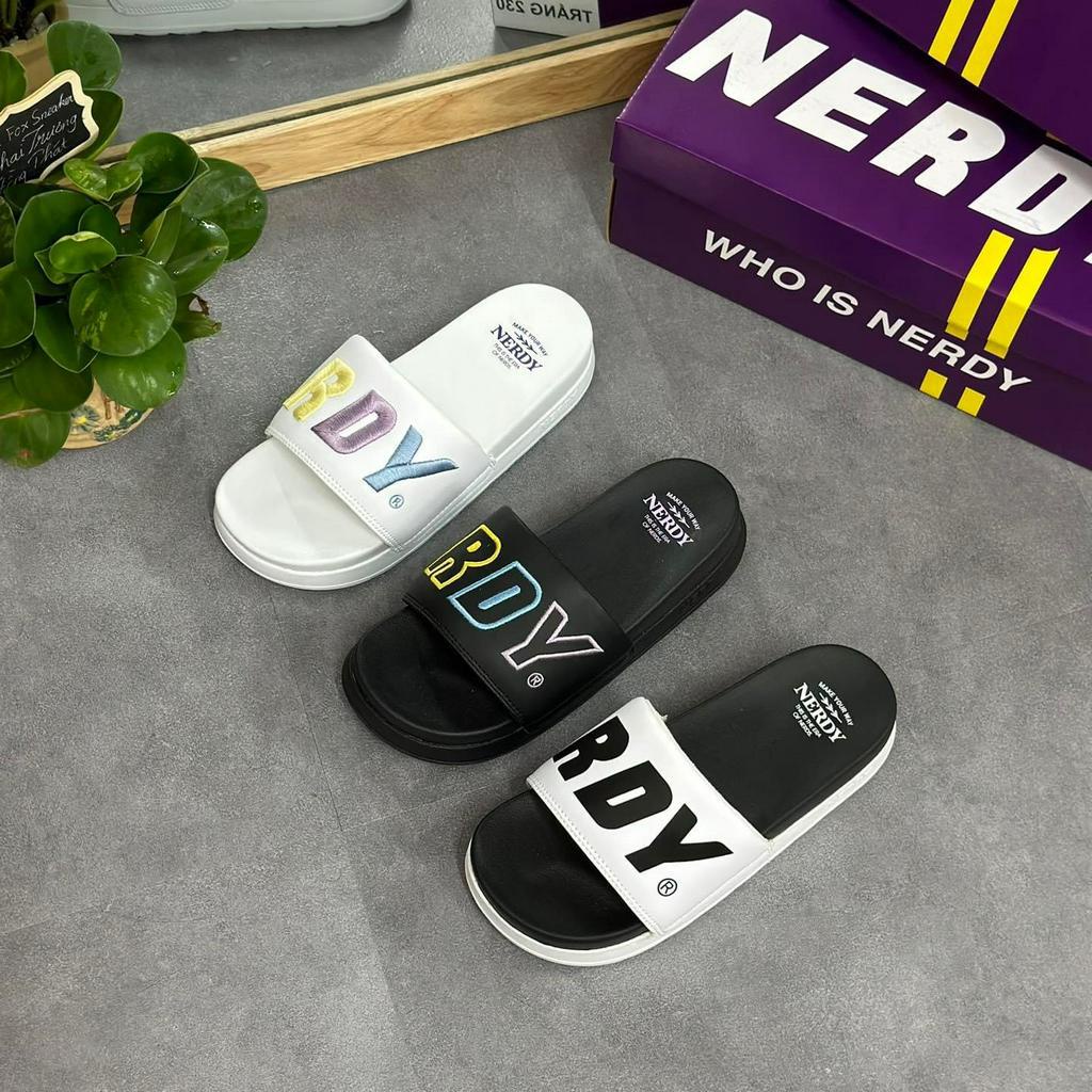 - Dép Nerdy phối màu đen trắng logo thêu đế độn