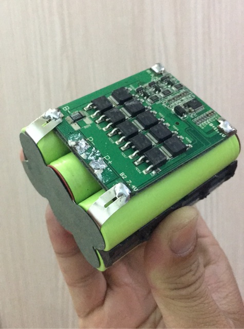 Pin.lion national 12v + Sạc 12,6  loại tốt