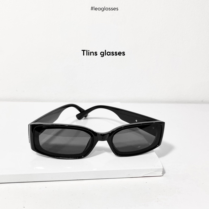 Mắt kính nhựa thời gian cool ngầu