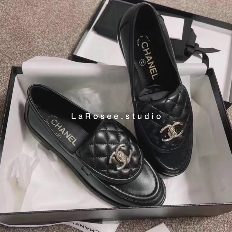 Loafer CN hai màu trắng/đen siêu hot  - order