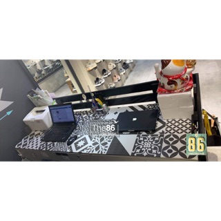 Decal gạch bông xám đen dán bàn