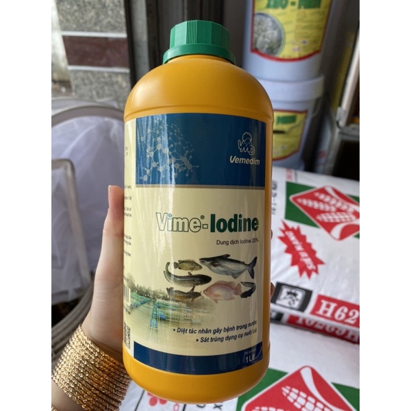 Iodin cho cá hàng của vimedin chai 1 lít.loại bỏ các tác nhân gây bệnh ảnh hưởng tới vật nuôi