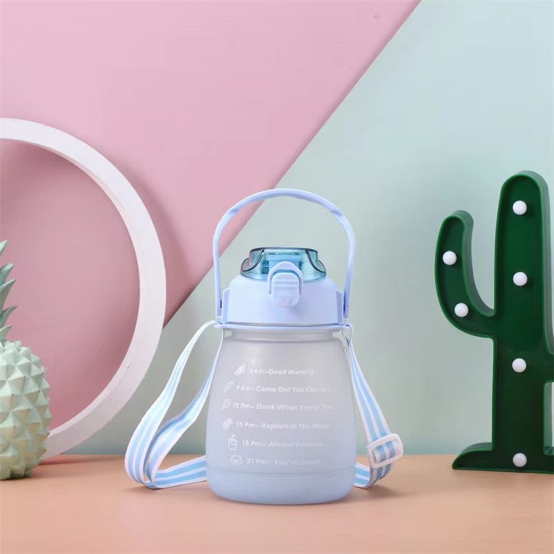 Bình Đựng Nước Dễ Thương Có Vạch Báo Giờ Uống Nước 1200ml Kèm Dây Đeo Và Sticker