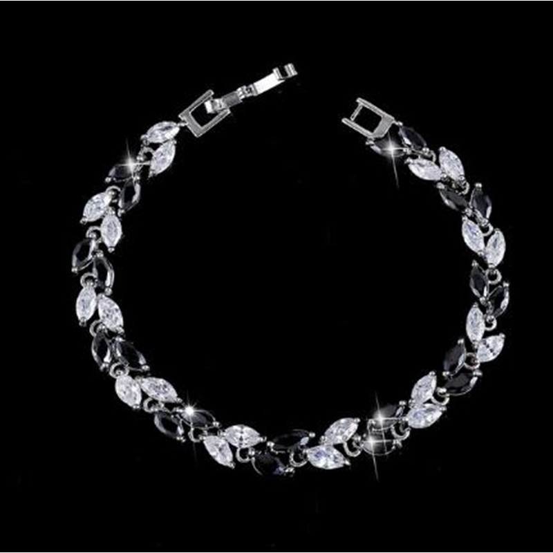 Vòng tay bạc đính đá zircon hình chiếc lá dành cho nữ
